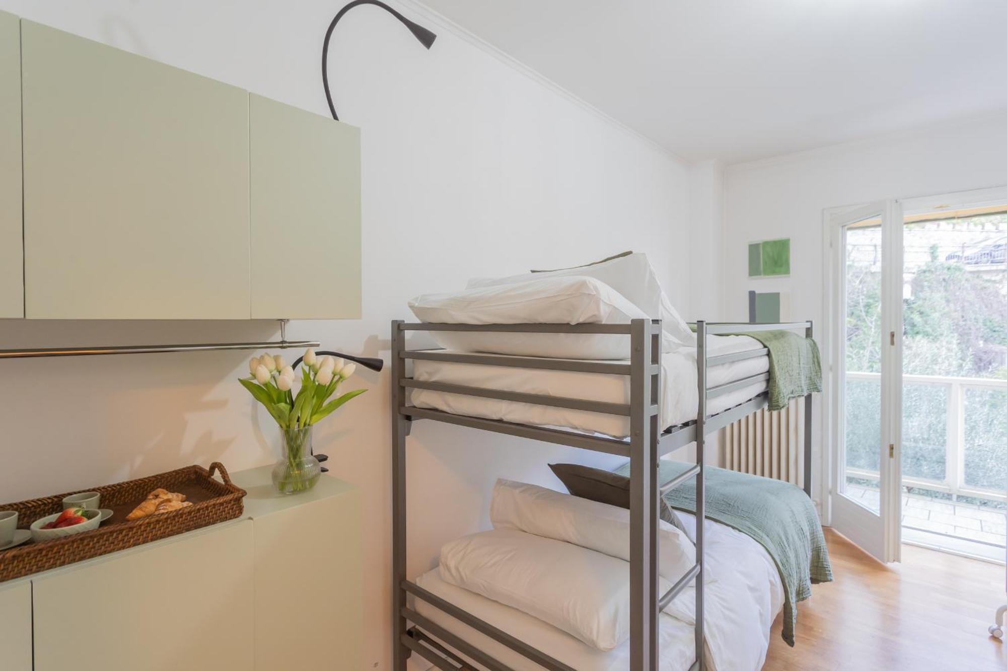 Besana 9 On The - Private Garden & Parking By Rent Apartment Moltrasio
