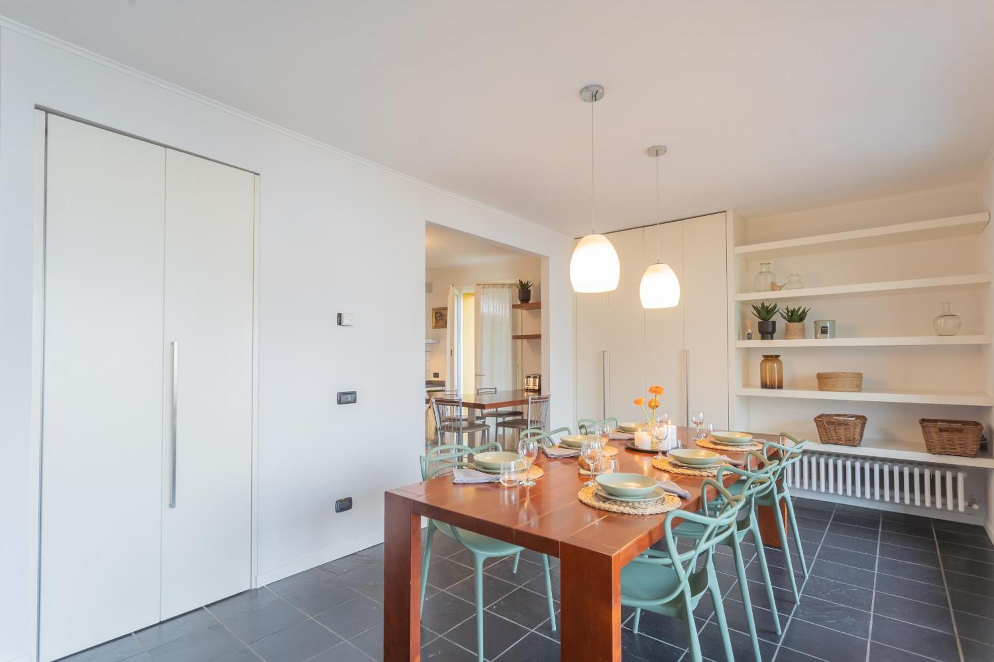 Apartment Besana 9 On The - Private Garden & Parking By Rent Moltrasio