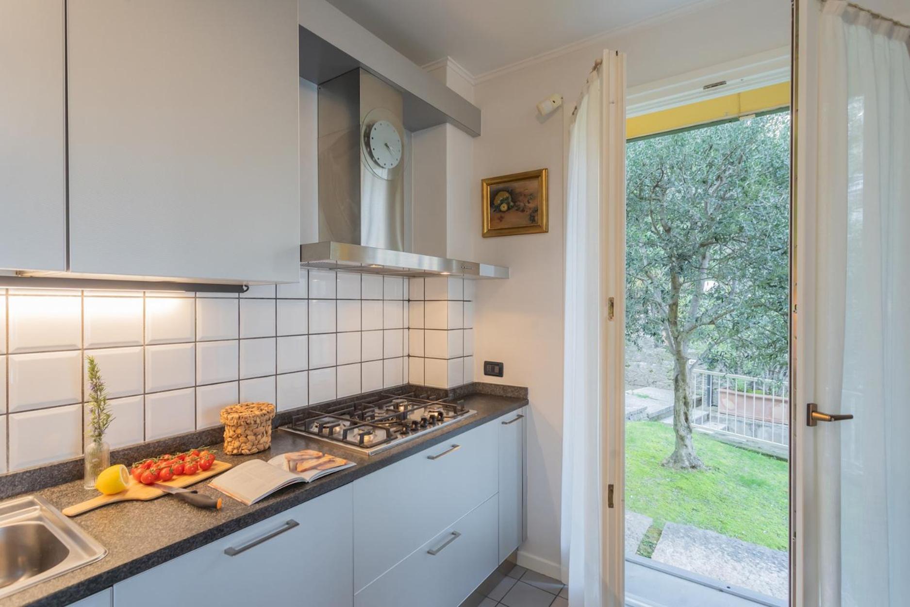 Besana 9 On The - Private Garden & Parking By Rent *